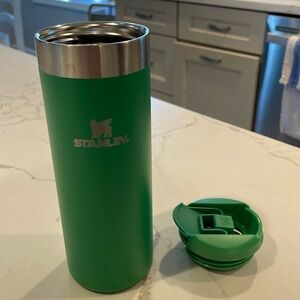 Stanley Kelly green 16 oz transit bottle